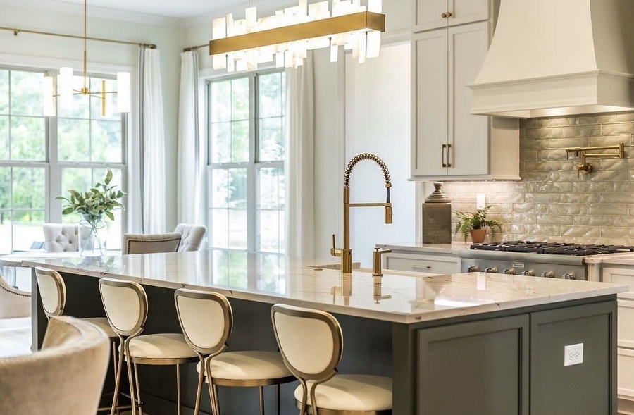 White shaker kitchen cabinetry by Designer Cabinets