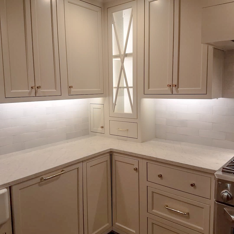White shaker kitchen cabinetry by Designer Cabinets