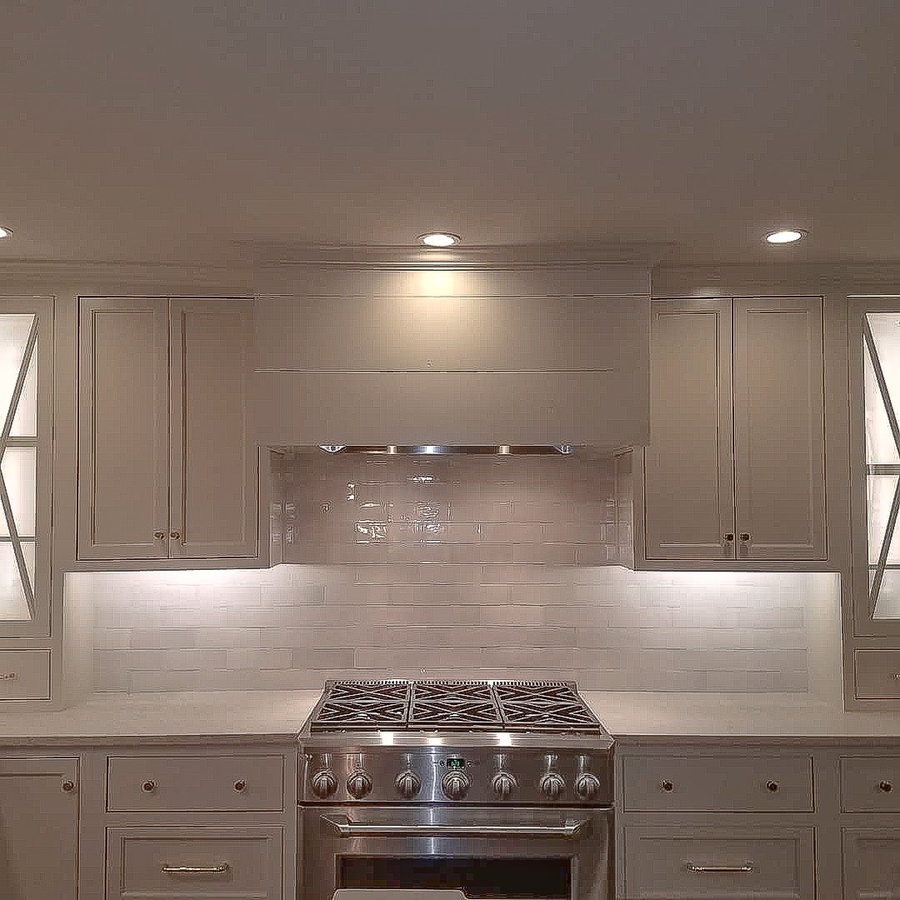 White shaker kitchen cabinetry by Designer Cabinets