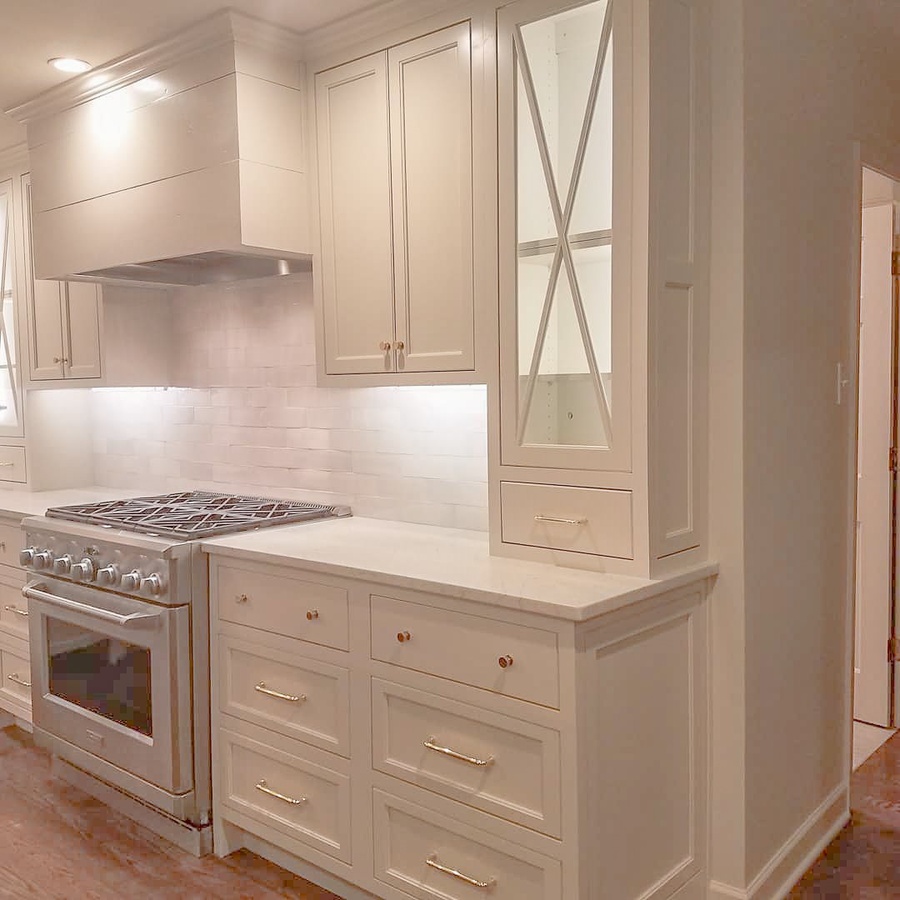 White shaker kitchen cabinetry by Designer Cabinets