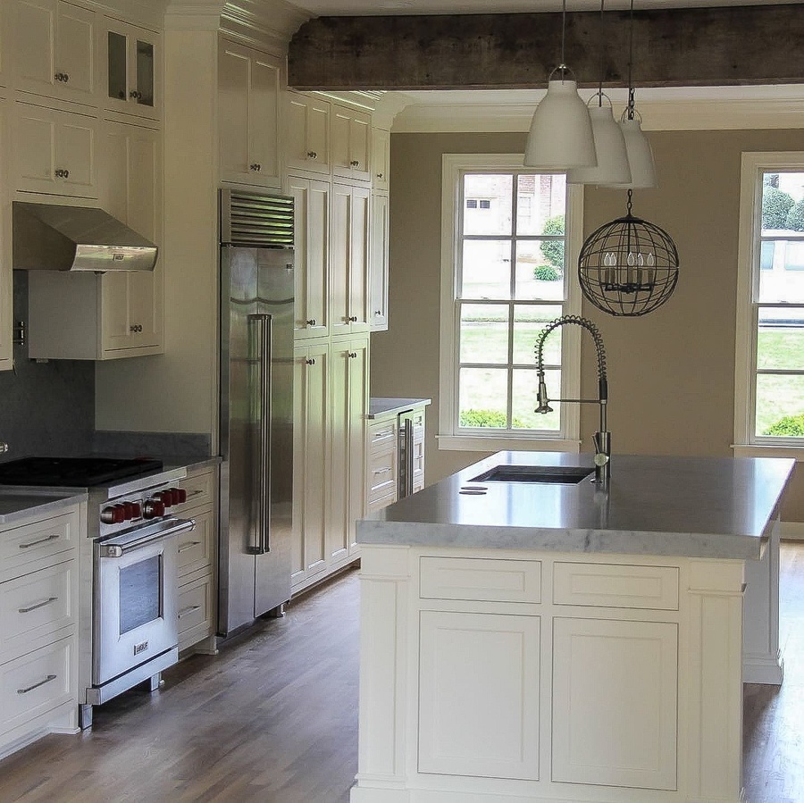 White shaker kitchen cabinetry by Designer Cabinets