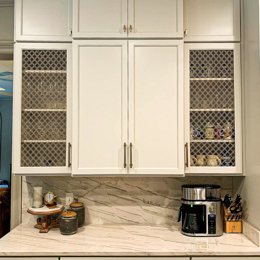 White shaker kitchen cabinetry by Designer Cabinets